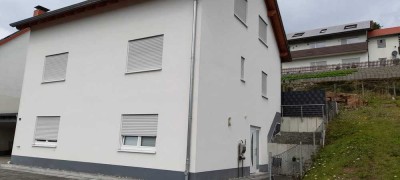 Großzügige 4-Zimmerwohnung im Grünen