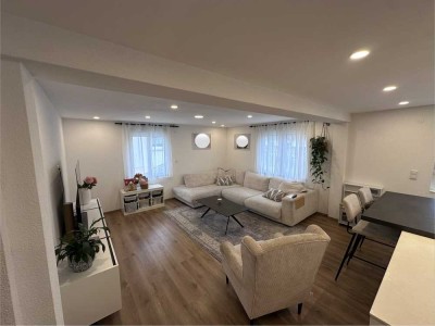 KERNSANIERTE DOPPELHAUSHÄLFTE (2022)