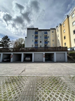 NEU SANIERT - 3 ZIMMER WOHNUNG MIT BALKON UND PARKPLATZ IN TOLLER LAGE