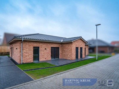 Erstbezug nach Fertigstellung: Modernes ebenerdiges Wohnhaus mit zwei attraktiven Wohneinheiten