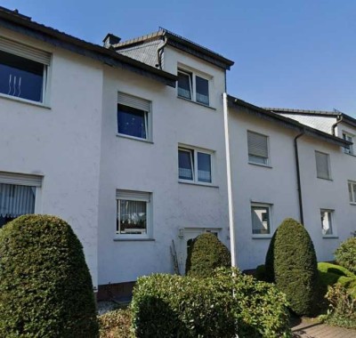 Geschmackvolle, vollst. renovierte 1,5-Zimmer-Dachgeschosswohnung mit geh. Innenausstattung mit EBK