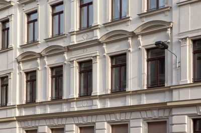 „Gründerzeit trifft modernen Luxus – stilvolle 4-Zimmer-Wohnung mit Balkon & Aufzug in prachtvollem