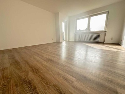 Geräumige 4-Zimmer-Wohnung in zentraler Lage mit EBK