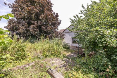 Chance für Visionäre: Renovierungsbedürftiges Zweifamilienhaus in Bretten-Ruit