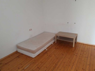 Zimmer ca. 25 qm in netter 3er WG