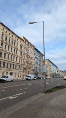 Helle 2,5-Raum-Dachgeschoss-Wohnung mit Terrasse in Elbnähe sucht Sie!