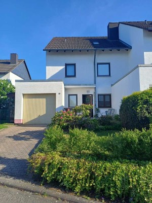 Gepflegtes Reihenendhaus mit schönem Garten