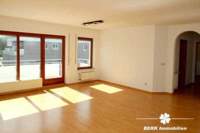 BERK Immobilien - Helle 2-Zi.-DG- Wohnung mit großem Balkon in ruhiger Lage von Seligenstadt-OT