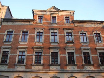 ***SELBSTNUTZUNG MÖGLICH - GEPFLEGTE, SONNIGE 3 Zi-DACHGESCHOSSWOHNUNG IN RUHIGER LAGE ***