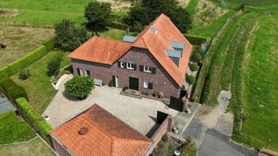 Liebhaberobjekt in traumhafter Feldrandlage! Die perfekte Harmonie zwischen historisch und modern!
