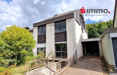 Großes, modernisierungsbedürftiges Einfamilienhaus mit 5 Schlafzimmern und drei Bädern in Richterich