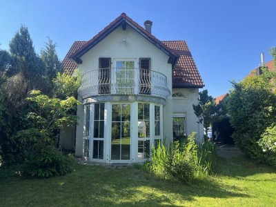 Wohnen im Doppel: Ein- und Mehrfamilienhaus auf über 1.000 m² Traumgrundstück in Rastatt-Niederbühl