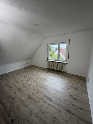 Helle 3-Zimmer-Dachgeschosswohnung in Flörsheim