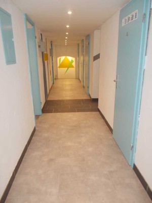 Zentrumsnah - Vollmöblierte 2 Zi.- SINGLE - Wohnung - Außenterrasse - Vollsanierung 2022