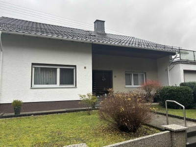 Gepflegtes Zweifamilienhaus mit Einliegerwohnung in einer (super Lage !  ( RESERVIERT )