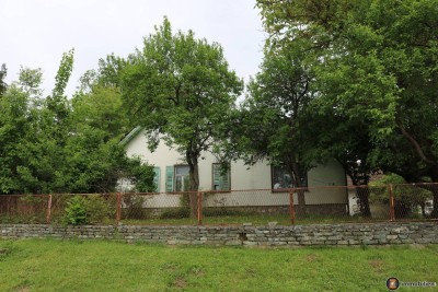 Heiligenkreuz: Sanierungsbed. Bauernhaus mit Obstbaumbestand