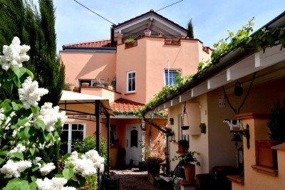 Mediterranes Flair im historischen Ortskern