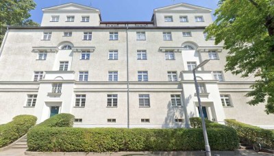 3-ZIMMERWOHNUNG IN RUHIG GELEGENEN WOHN-ENSEMBLE MIT HERRLICHEM BAUMBESTAND IN TOP CITY-WEST LAGE