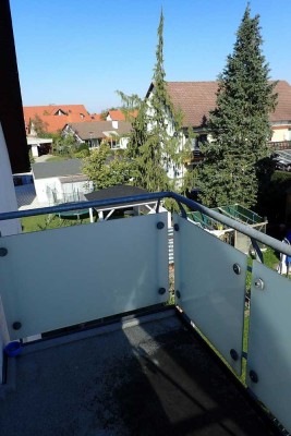 Großzügige 3-Zimmer-Dachgeschoss-Wohnung mit Balkon und EBK in Untermeitingen