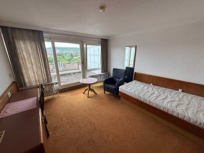 Möbliertes 1-Zimmer-Apartment mit EBK und Balkon