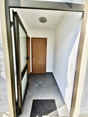 Pendlerwohnung oder Praxis- / Büroräume