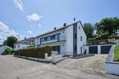 2025 Kernsaniertes Zweifamilienhaus mit Dachterrasse & Garten in ruhiger Lage von Bogen