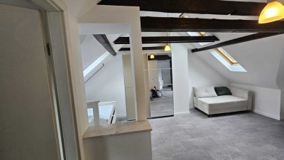 Eine sehr schöne möblierte 1-Zimmer Wohnung im 2. OG in Köln-Junkersdorf