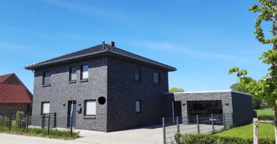 Stadtvilla 5-Zimmer-Einfamilienhaus mit Garage und gehobener Innenausstattung in Berumbur.