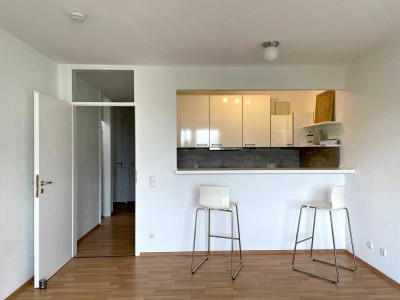 Sonnige Single-Wohnung mit Einbauküche und neuem Bad, Nichtraucher