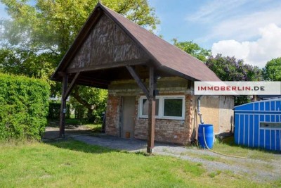 IMMOBERLIN.DE - Interessantes Haus mit Ausbaupotential & Nebengebäuden auf teilbarem Grundstück in S