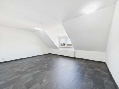 Modernisierte 3-Raum-DG-Wohnung in Schwanheim