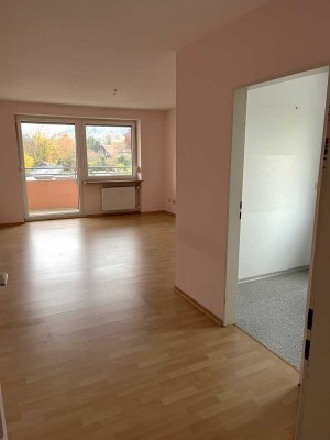 Helle 2-Zimmer Wohnung mit großem Westbalkon in Altdorf bei Landshut