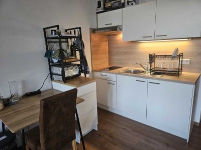 Möbliertes, Modernes Einzelzimmer-Apartment