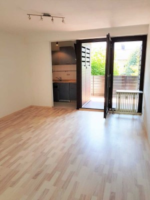 Helles 1-Zimmer Appartement mit Loggia und Bergblick.