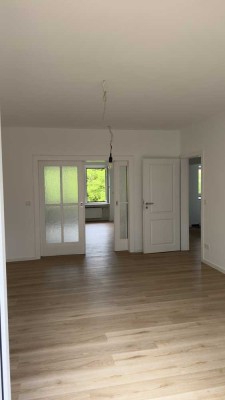 Erstbezug nach Sanierung: exklusive 3-Zimmer-Wohnung mit EBK und Balkon in Frankfurt