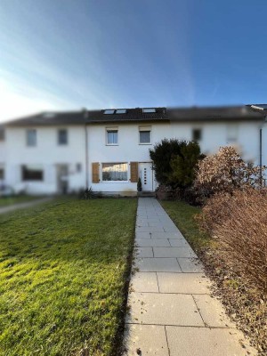 Gemütliches 5-Zimmer-Reihenhaus auf Emst mit Garten und Balkon