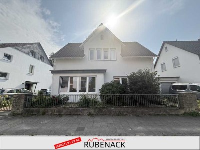Charmantes Einfamilienhaus mit Garten in zentraler Stadtwohnlage!