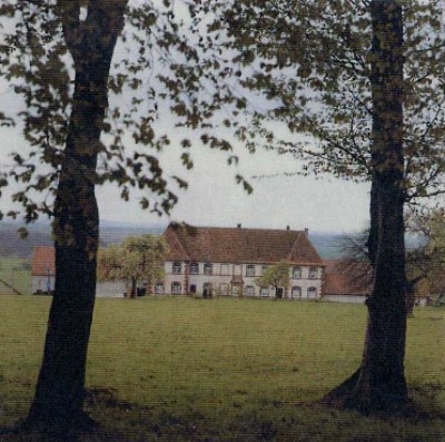 Moderne 4 Zimmerwohnung in altem Jagdschloss