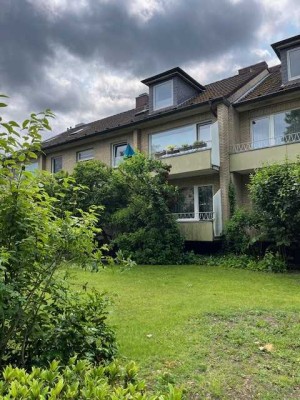 Hochparterre: Wohnung mit zwei Balkonen in guter Wohnlage