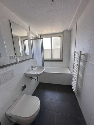**Top-gepflegte 4-Zimmer Wohnung mit 2 Balkonen**