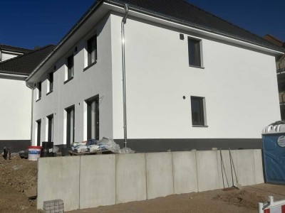 Neubau Doppelhaushälfte mit 4 Zimmern in Springe - OT Völksen - Kfw 40