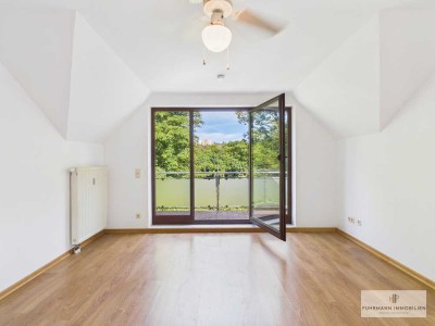 „Gut geschnittene Dachgeschosswohnung mit Balkon und Garage“