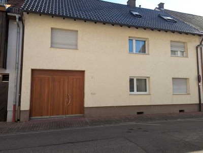 6-Zimmer-Reihenhaus mit EBK in Hockenheim
