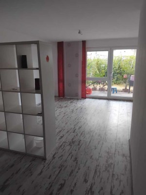 Geschmackvolle, gepflegte 2-Raum-EG-Wohnung mit EBK in Sachsenheim
