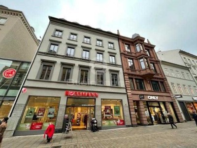 Stilvolle kernsanierte Altbauwohnung mit Wohnküche und modernem Tageslichtbad