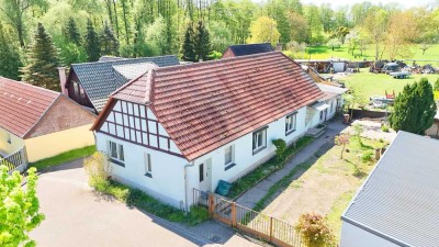 Charmantes Einfamilienhaus mit Sanierungsbedarf und großem Grundstück