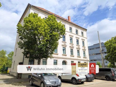 Denkmalgeschützte Maisonette im DG | 2 Zimmer + separate Küche | helles Tageslichtbad!