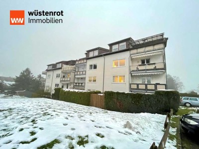 Modernes Wohnen im Dachgeschoss: Gemütliche 3,5-Zi.-Wohnung mit Balkon und EBK,  Stellplatz möglich