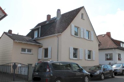 Neu renovierte 3 Zi-EG/ Hochparterre Wohnung in schöner Wohnlage