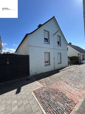Charmantes Zweifamilienhaus mit viel Potenzial – ideal für Eigennutzer oder Kapitalanleger